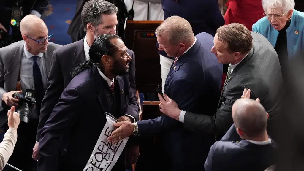 SOTU erupts as Al Green is escorted out over anti-Trump sign