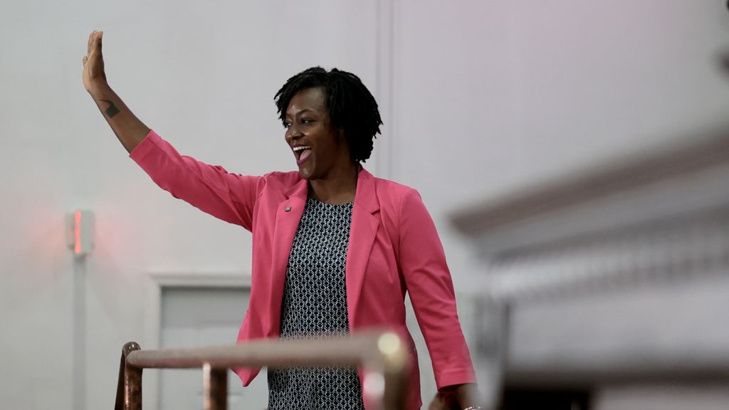 "Stop gaslighting me!": Florida Democrats' Senate nominee and party chair have heated call over socialism