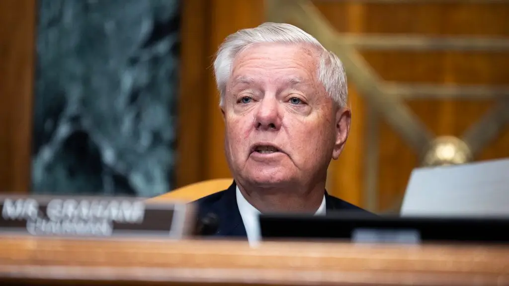 Sen. Lindsey Graham dies suddenly at 71